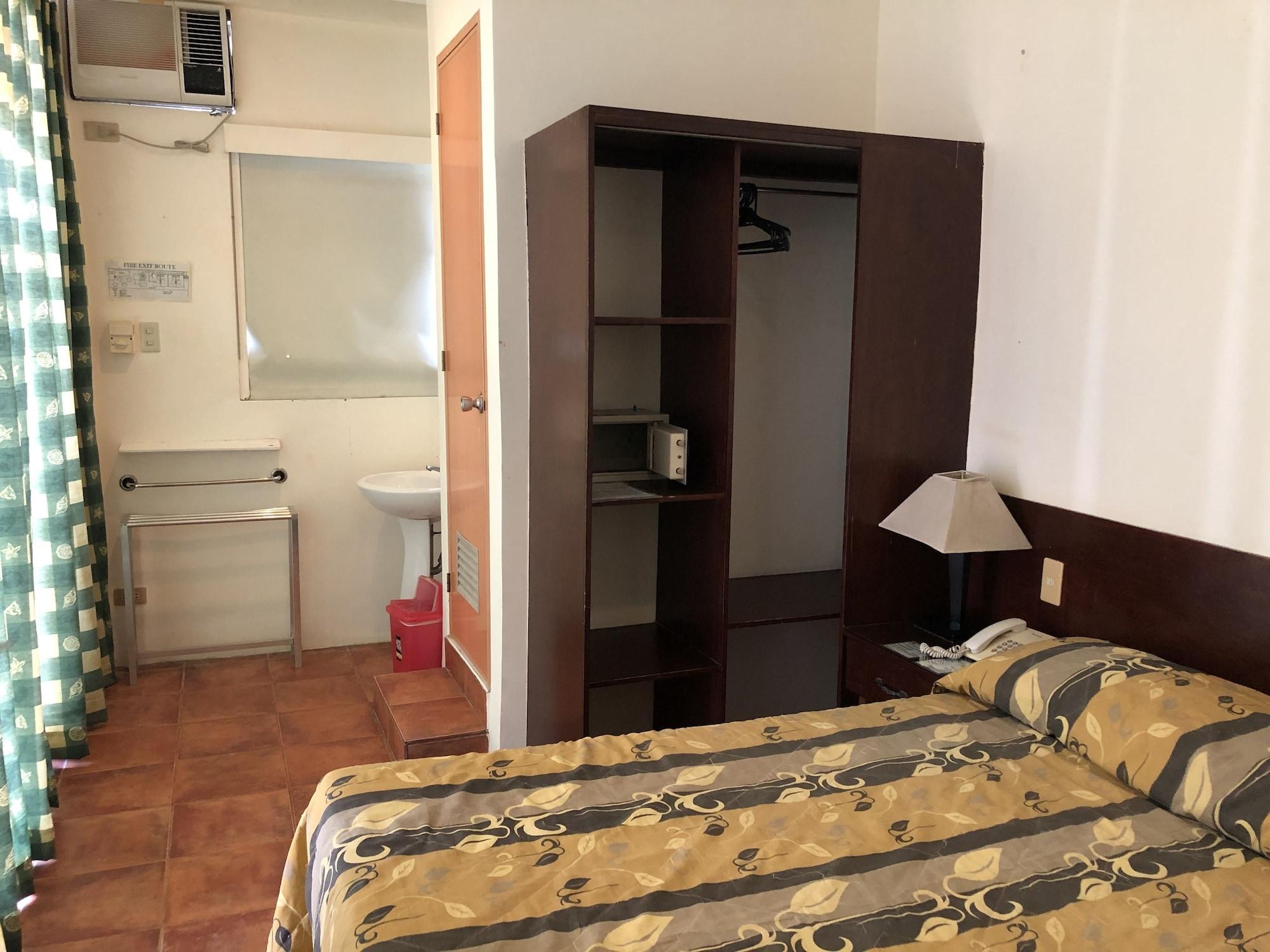 Hey Jude Resort Hotel Balabag  Екстер'єр фото