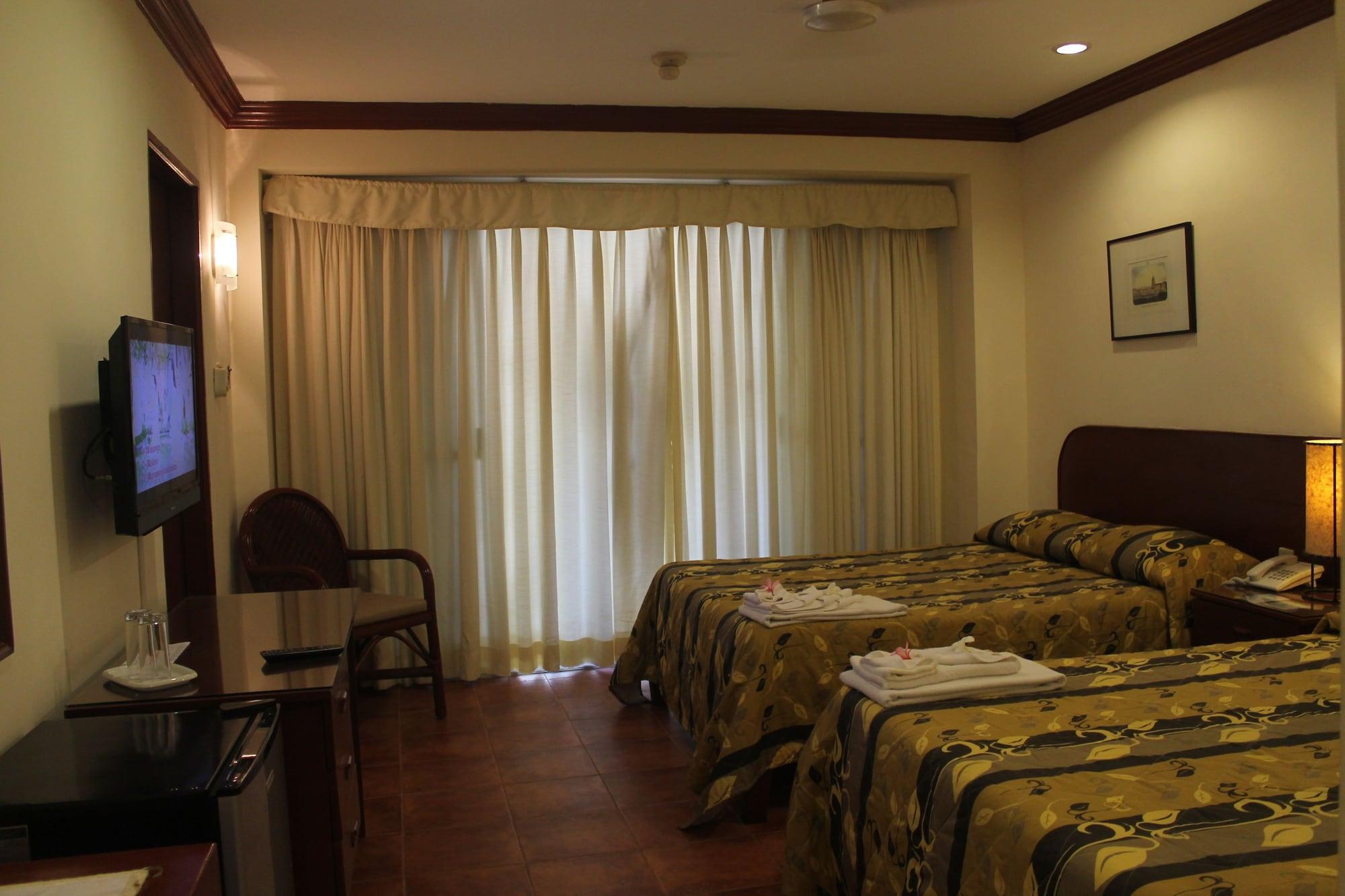 Hey Jude Resort Hotel Balabag  Екстер'єр фото
