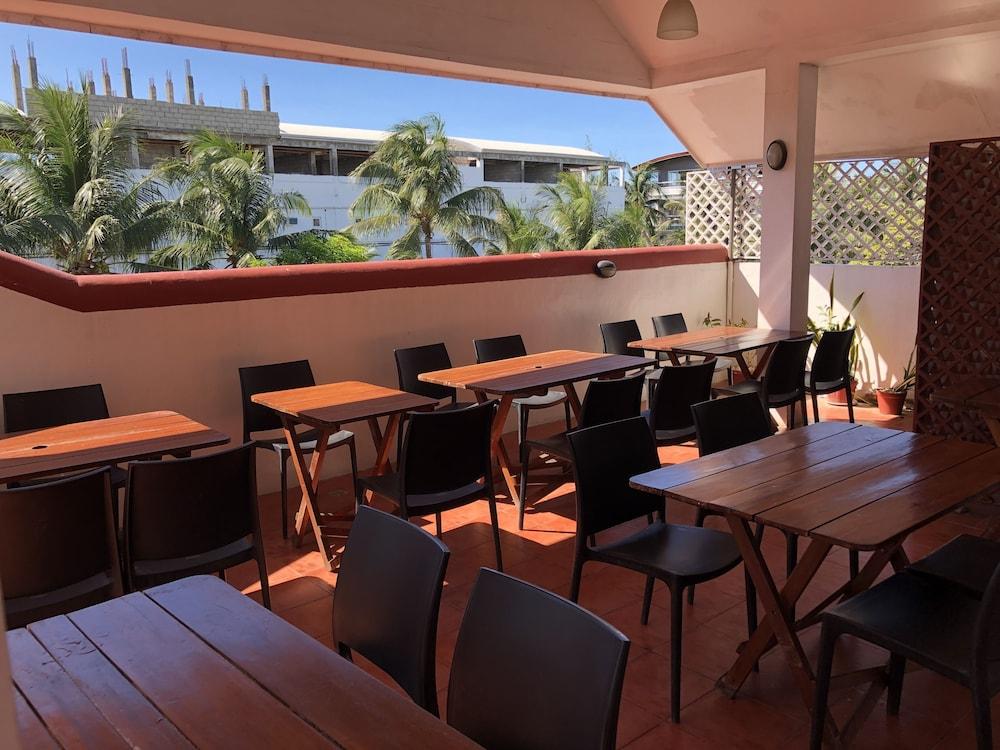 Hey Jude Resort Hotel Balabag  Екстер'єр фото