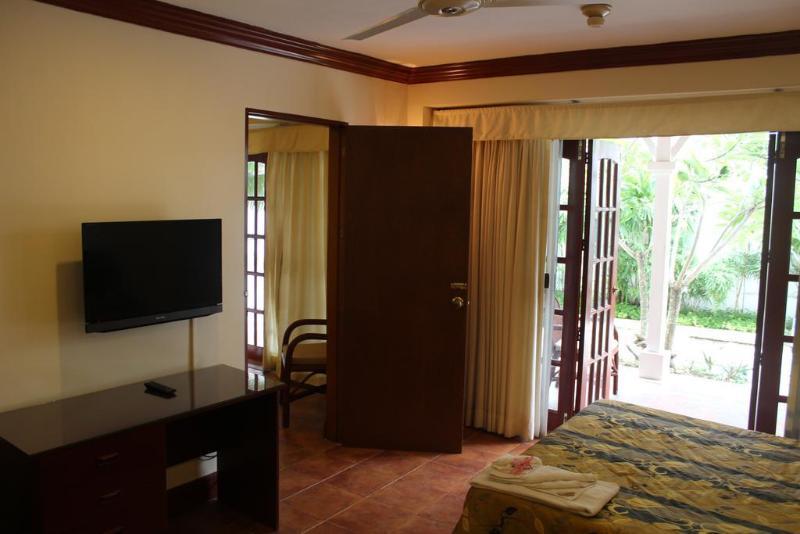 Hey Jude Resort Hotel Balabag  Екстер'єр фото